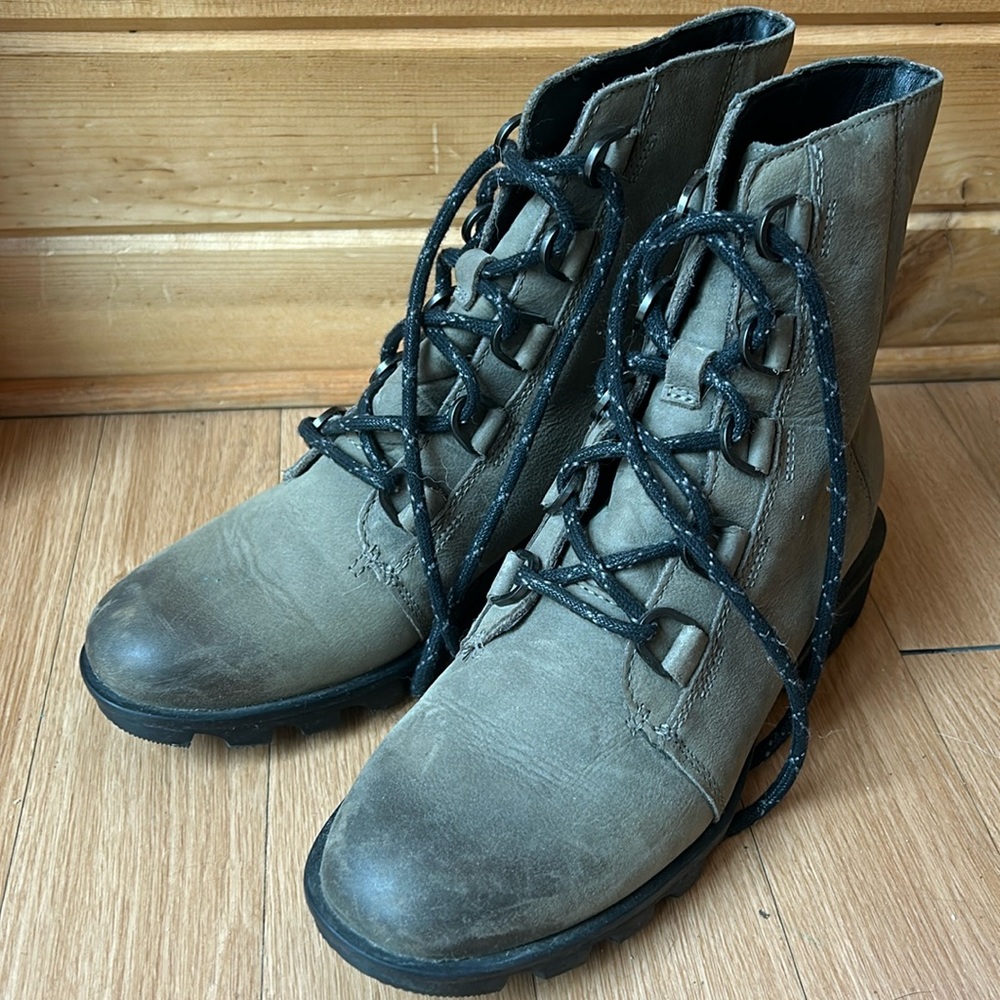Sorel combat boots
